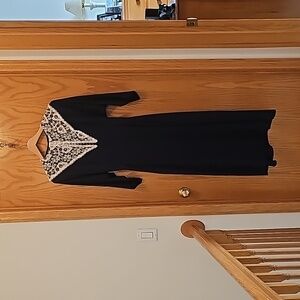 Vintage 1980s Ed Michaels midi dress with lace collar. Navy and cream. Size 9/10